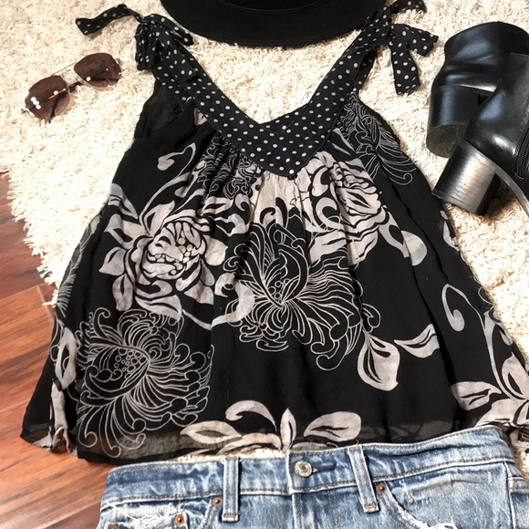 Vintage Bebe 💯% Silk Top - Picture 2 of 11